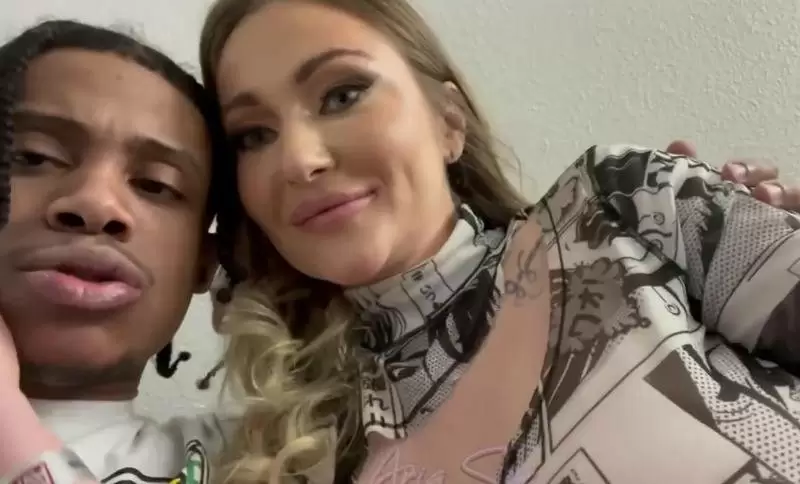 Aria Six – Thicc Blonde Couch Creampie With Lil D Video Leaked