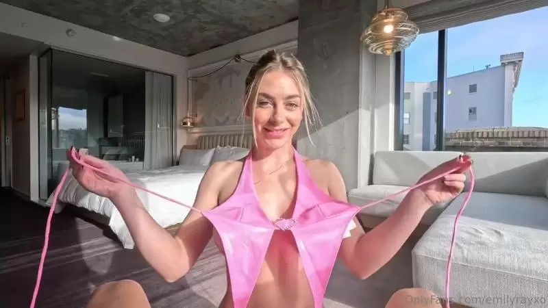 Emilyrayxo – Hot Blonde Lubed Up Ass Fuck Doggy Style Video Leaked