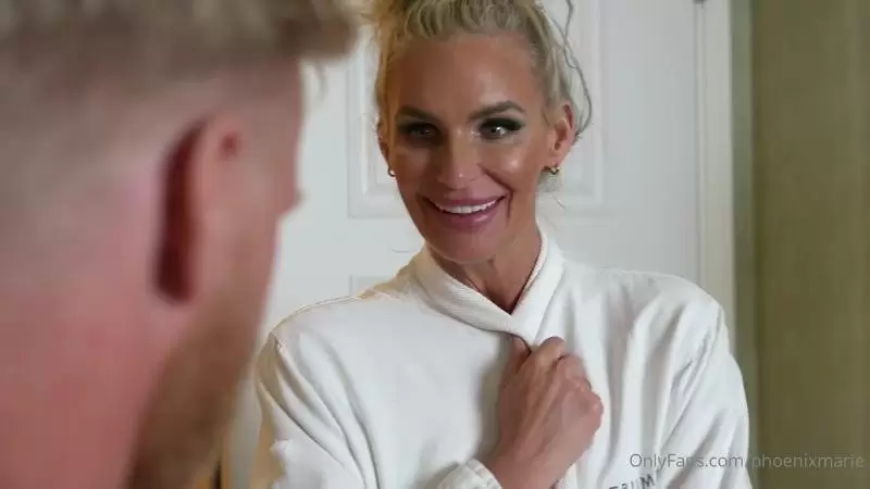 Phoenix Marie – Smoking Hot BG Rough Fucking Makes Her Squirt Video Leaked